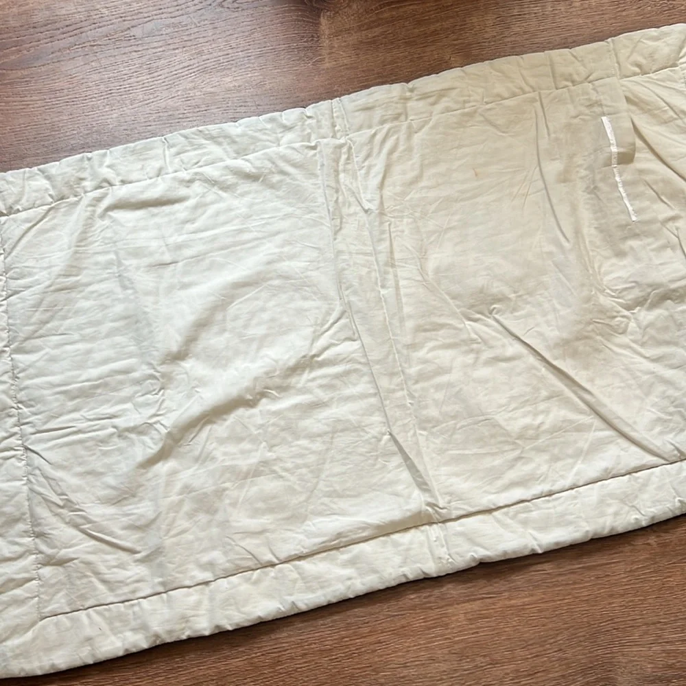Crate & Barrel 20/38 king sized duvet